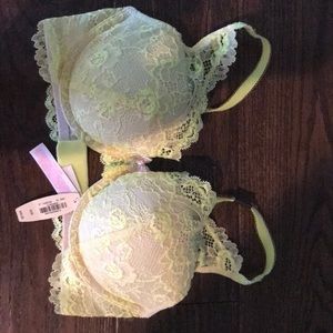 NWT Victoria's Secret bra